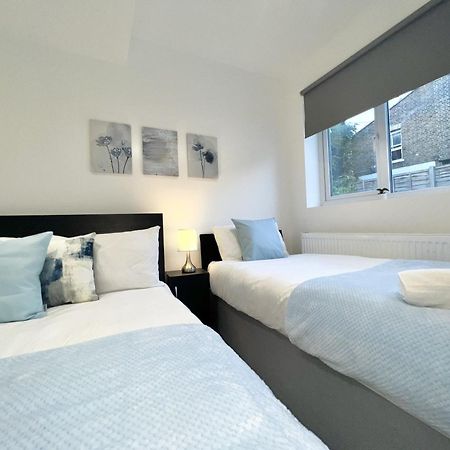 Charming 3-Bed Flat In Shepherds Bush - Sleeps 9 Londra Esterno foto