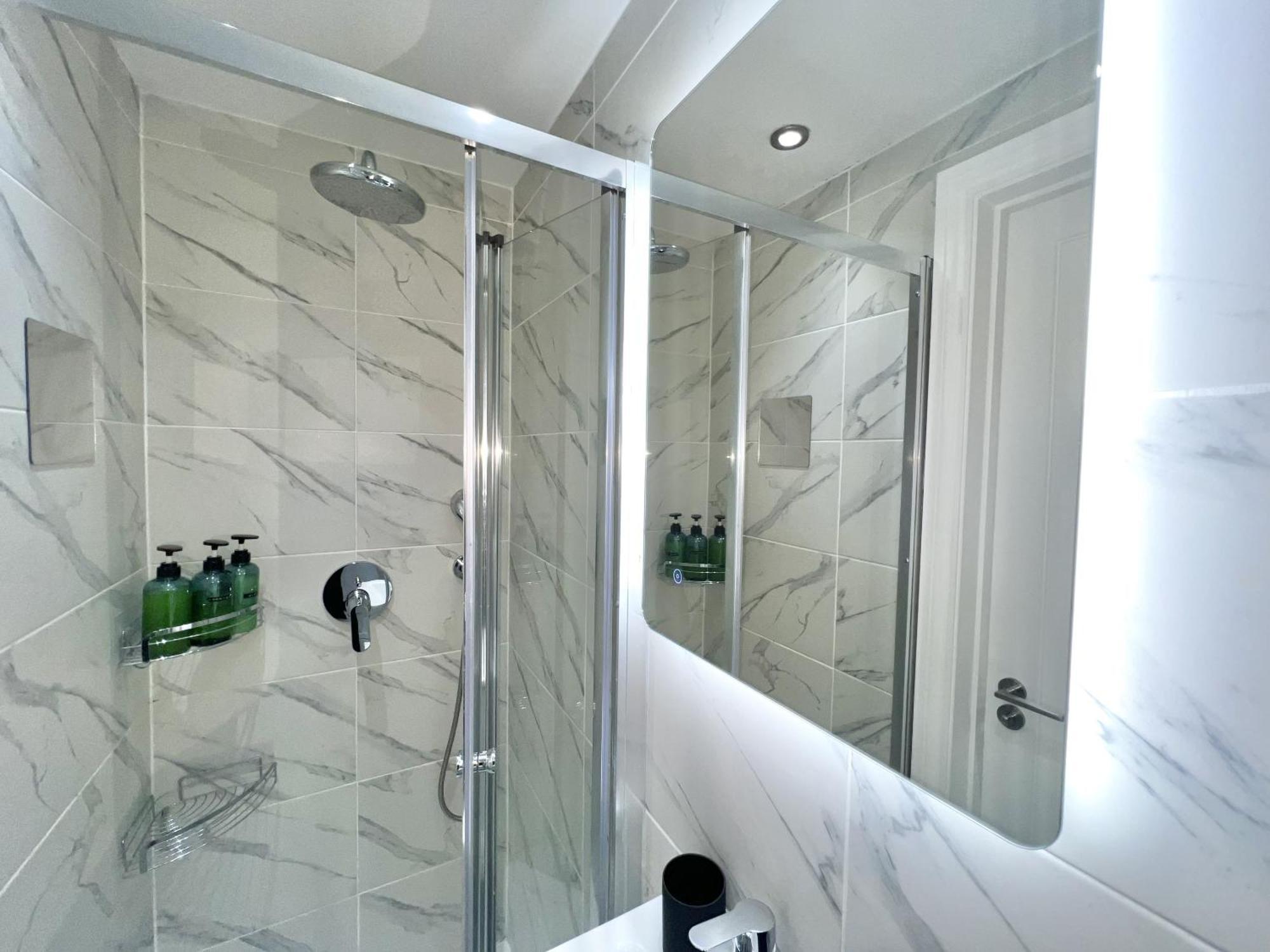 Charming 3-Bed Flat In Shepherds Bush - Sleeps 9 Londra Esterno foto